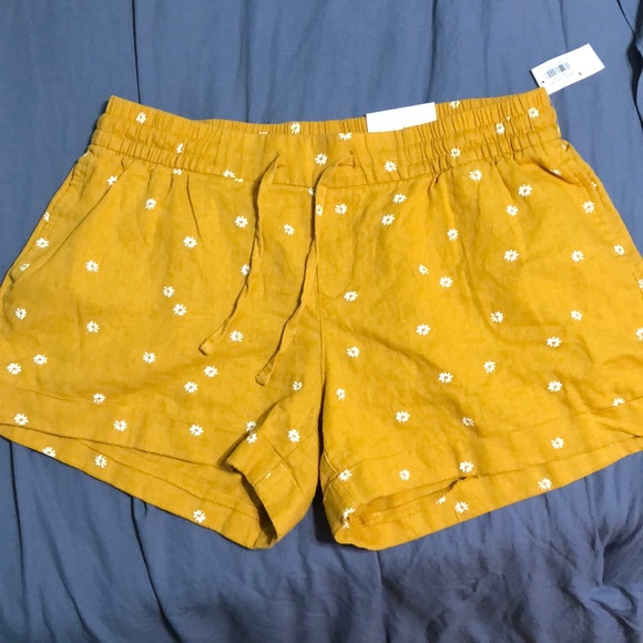 🌼Cute yellow shorts🌼 - Picture 1 of 2